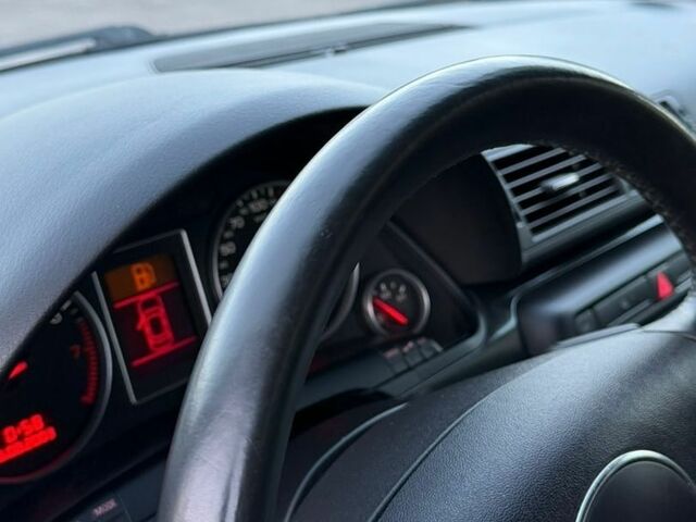 Сірий Ауді А4, об'ємом двигуна 1.6 л та пробігом 203 тис. км за 5700 $, фото 10 на Automoto.ua