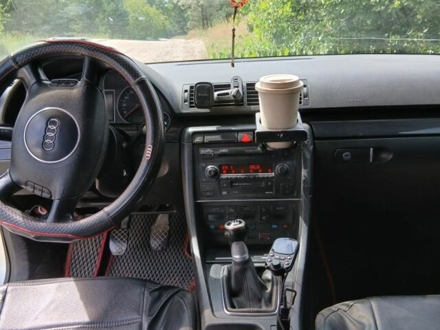 Сірий Ауді А4, об'ємом двигуна 2.5 л та пробігом 477 тис. км за 2500 $, фото 4 на Automoto.ua