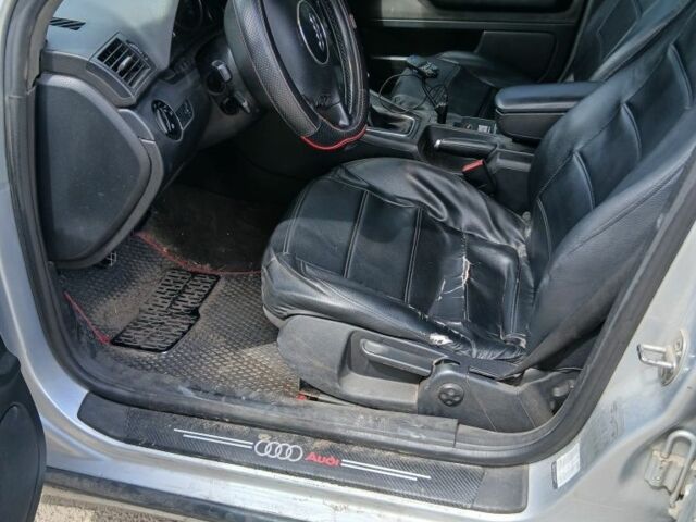 Сірий Ауді А4, об'ємом двигуна 2.5 л та пробігом 477 тис. км за 2500 $, фото 6 на Automoto.ua