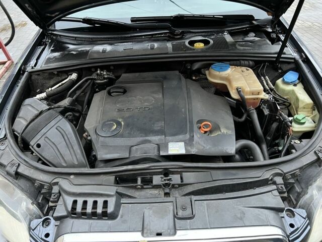 Сірий Ауді А4, об'ємом двигуна 2 л та пробігом 373 тис. км за 6600 $, фото 5 на Automoto.ua