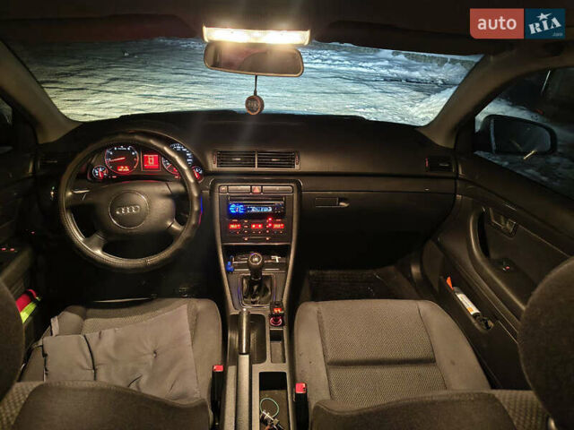 Сірий Ауді А4, об'ємом двигуна 1.6 л та пробігом 230 тис. км за 5500 $, фото 17 на Automoto.ua