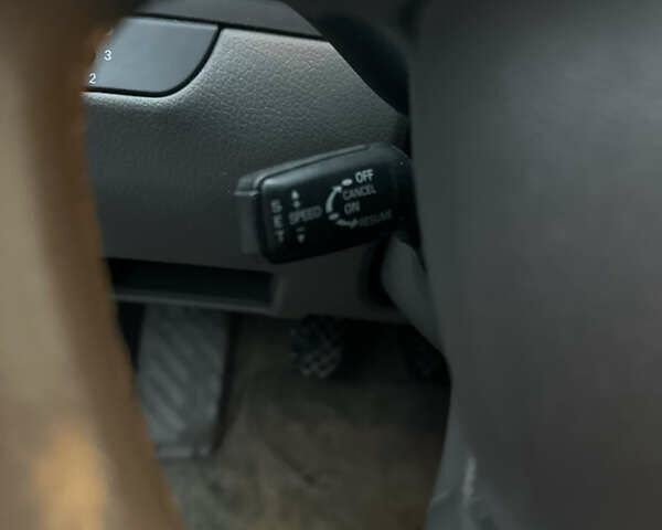 Сірий Ауді А4, об'ємом двигуна 2 л та пробігом 255 тис. км за 5900 $, фото 26 на Automoto.ua