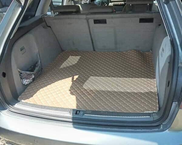 Серый Ауди А4, объемом двигателя 2 л и пробегом 312 тыс. км за 6000 $, фото 2 на Automoto.ua