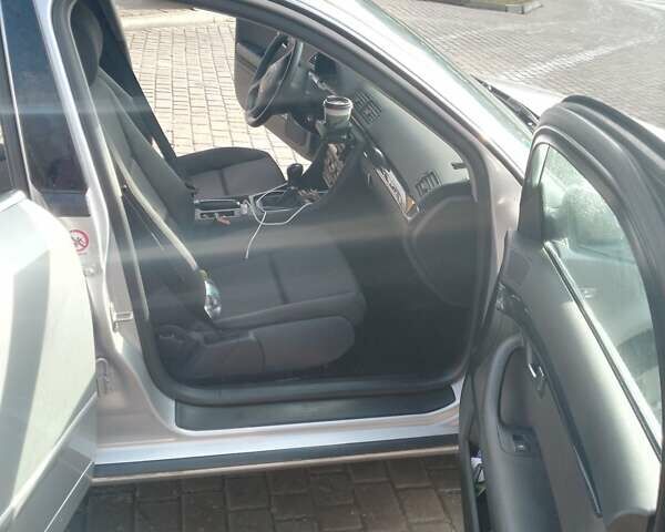Сірий Ауді А4, об'ємом двигуна 1.6 л та пробігом 173 тис. км за 6100 $, фото 10 на Automoto.ua