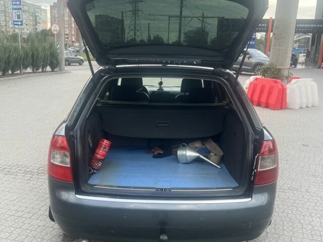 Сірий Ауді А4, об'ємом двигуна 2.5 л та пробігом 300 тис. км за 3000 $, фото 3 на Automoto.ua