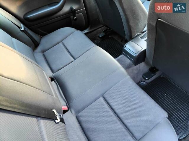 Серый Ауди А4, объемом двигателя 1.6 л и пробегом 256 тыс. км за 4990 $, фото 57 на Automoto.ua