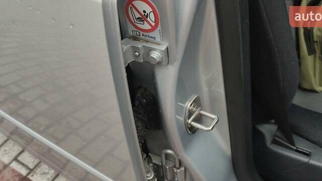 Сірий Ауді А4, об'ємом двигуна 1.6 л та пробігом 264 тис. км за 5500 $, фото 12 на Automoto.ua