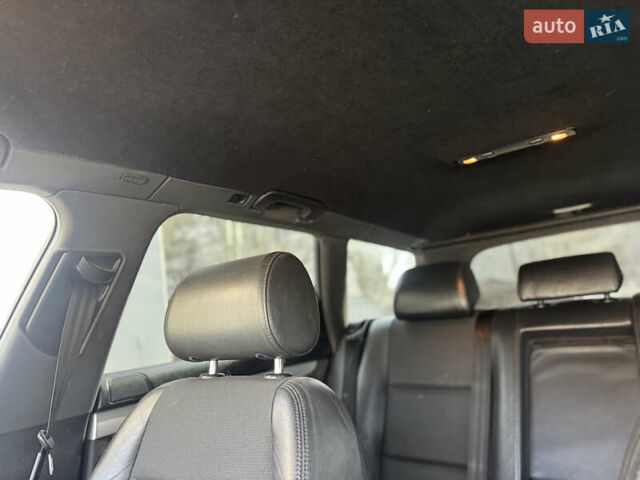 Сірий Ауді А4, об'ємом двигуна 2.5 л та пробігом 300 тис. км за 3650 $, фото 7 на Automoto.ua