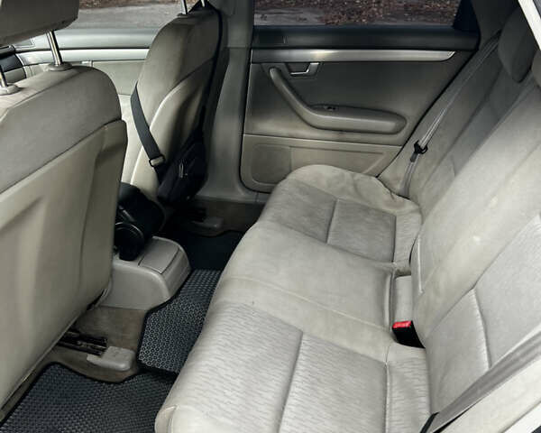 Сірий Ауді А4, об'ємом двигуна 1.98 л та пробігом 215 тис. км за 6200 $, фото 9 на Automoto.ua