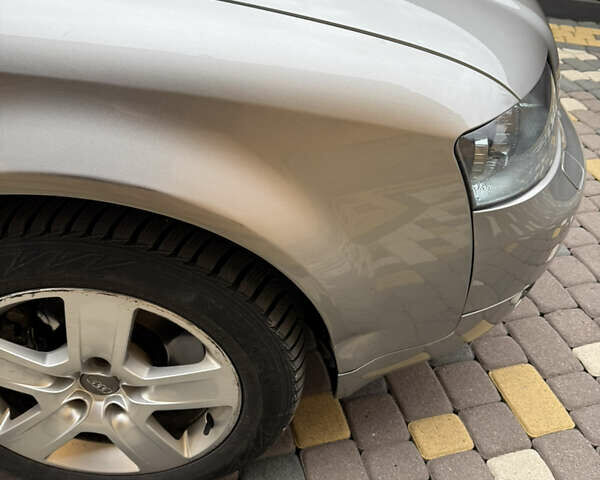 Сірий Ауді А4, об'ємом двигуна 2.5 л та пробігом 355 тис. км за 6400 $, фото 42 на Automoto.ua