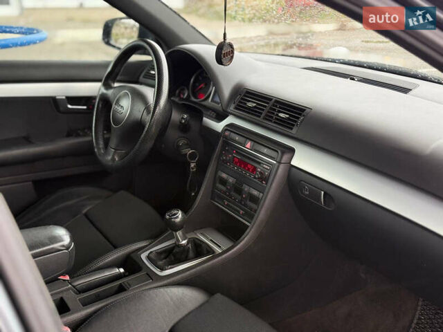 Сірий Ауді А4, об'ємом двигуна 1.8 л та пробігом 224 тис. км за 6250 $, фото 19 на Automoto.ua