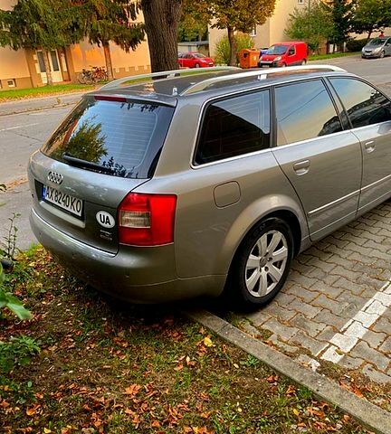 Сірий Ауді А4, об'ємом двигуна 25 л та пробігом 395 тис. км за 5700 $, фото 4 на Automoto.ua