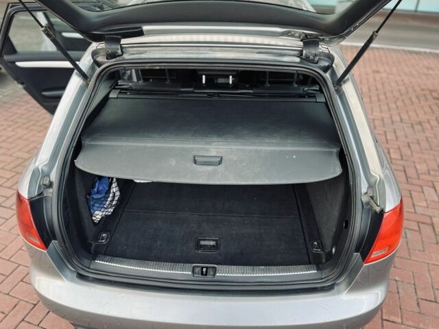 Ауди А4 2004 в Луцке на Automoto.ua Серый Ауди А4, объемом двигателя 2.5 л и пробегом 400 тыс. км за 2999 $, фото 8 на Automoto.ua