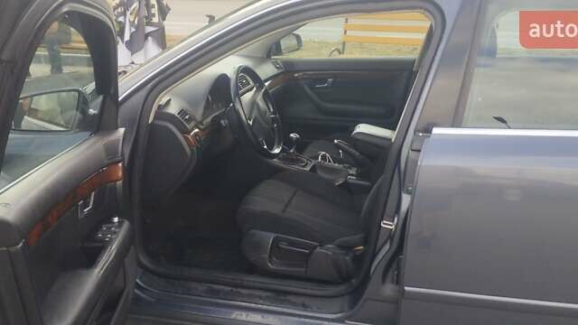 Ауди А4 2004 в Кропивницком (Кировограде) на Automoto.ua Серый Ауди А4, объемом двигателя 1.9 л и пробегом 242 тыс. км за 5000 $, фото 8 на Automoto.ua