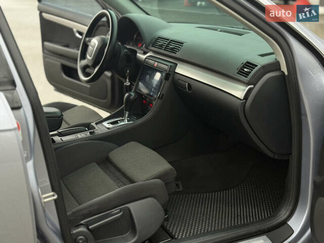 Серый Ауди А4, объемом двигателя 2 л и пробегом 221 тыс. км за 6200 $, фото 9 на Automoto.ua