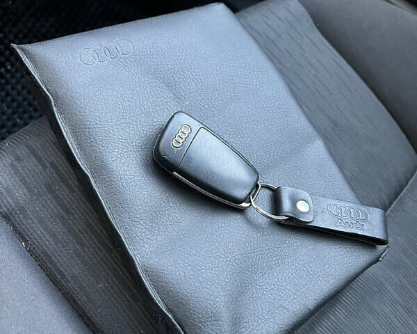 Сірий Ауді А4, об'ємом двигуна 1.8 л та пробігом 260 тис. км за 6200 $, фото 25 на Automoto.ua