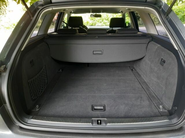 Сірий Ауді А4, об'ємом двигуна 2 л та пробігом 216 тис. км за 7500 $, фото 5 на Automoto.ua