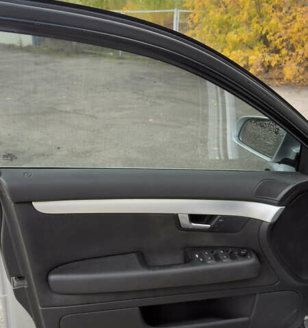 Ауди А4 2005 в Шаргороде на Automoto.ua Серый Ауди А4, объемом двигателя 1.97 л и пробегом 407 тыс. км за 6000 $, фото 7 на Automoto.ua