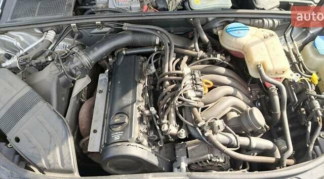 Серый Ауди А4, объемом двигателя 1.6 л и пробегом 320 тыс. км за 5300 $, фото 11 на Automoto.ua