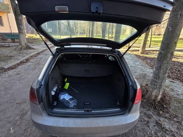 Серый Ауди А4, объемом двигателя 2 л и пробегом 400 тыс. км за 2739 $, фото 3 на Automoto.ua