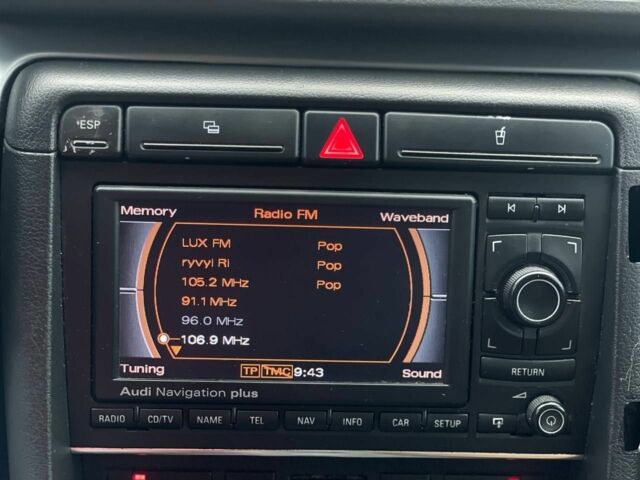 Сірий Ауді А4, об'ємом двигуна 2.5 л та пробігом 348 тис. км за 6400 $, фото 10 на Automoto.ua