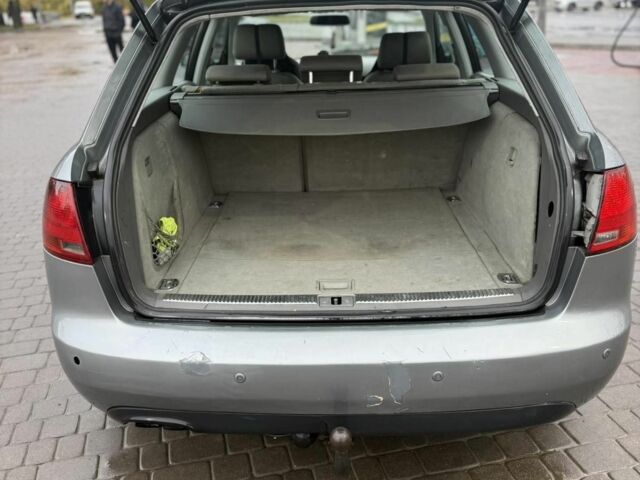 Серый Ауди А4, объемом двигателя 2 л и пробегом 260 тыс. км за 3500 $, фото 4 на Automoto.ua