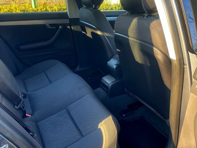 Серый Ауди А4, объемом двигателя 2 л и пробегом 330 тыс. км за 6000 $, фото 6 на Automoto.ua