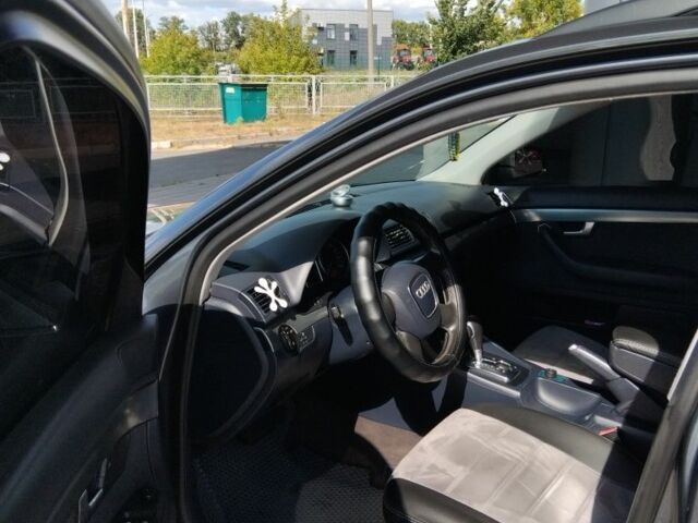 Ауди А4 2005 в Звенигородка на Automoto.ua Серый Ауди А4, объемом двигателя 2 л и пробегом 263 тыс. км за 6500 $, фото 6 на Automoto.ua