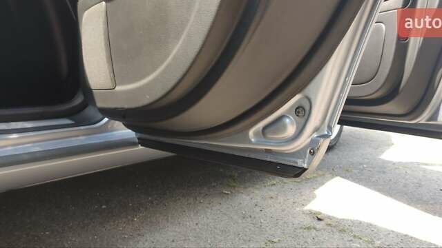 Сірий Ауді А4, об'ємом двигуна 1.98 л та пробігом 250 тис. км за 7500 $, фото 18 на Automoto.ua