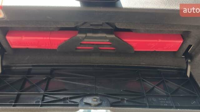 Сірий Ауді А4, об'ємом двигуна 1.98 л та пробігом 250 тис. км за 7500 $, фото 24 на Automoto.ua