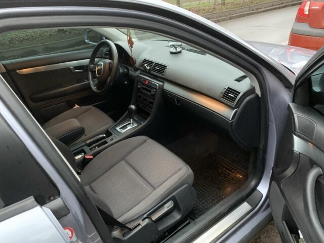 Серый Ауди А4, объемом двигателя 2 л и пробегом 310 тыс. км за 5400 $, фото 5 на Automoto.ua