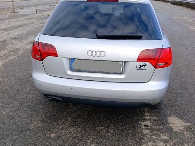 Серый Ауди А4, объемом двигателя 2 л и пробегом 300 тыс. км за 3011 $, фото 5 на Automoto.ua