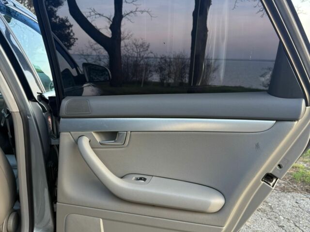 Серый Ауди А4, объемом двигателя 3 л и пробегом 383 тыс. км за 8000 $, фото 1 на Automoto.ua