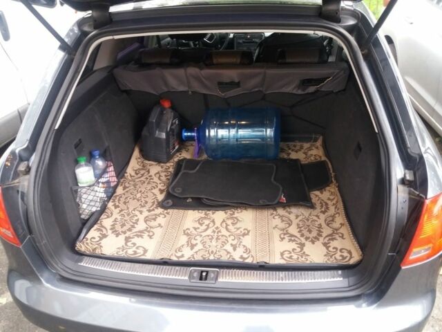 Серый Ауди А4, объемом двигателя 2 л и пробегом 330 тыс. км за 6450 $, фото 5 на Automoto.ua