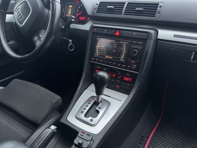 Серый Ауди А4, объемом двигателя 3 л и пробегом 300 тыс. км за 6950 $, фото 3 на Automoto.ua