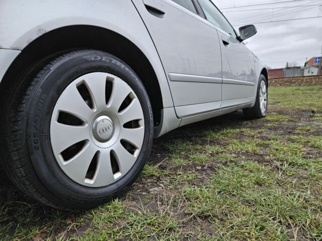 Серый Ауди А4, объемом двигателя 2 л и пробегом 400 тыс. км за 3200 $, фото 5 на Automoto.ua