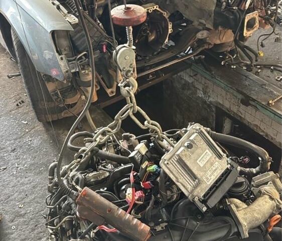 Серый Ауди А4, объемом двигателя 3 л и пробегом 290 тыс. км за 4900 $, фото 9 на Automoto.ua