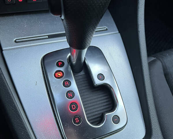 Сірий Ауді А4, об'ємом двигуна 1.8 л та пробігом 260 тис. км за 6200 $, фото 20 на Automoto.ua
