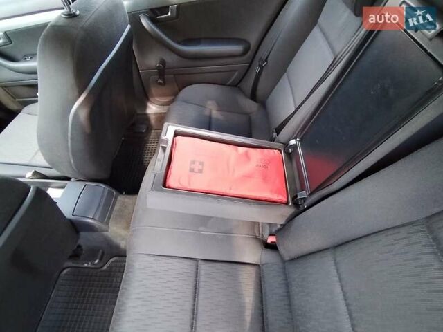 Серый Ауди А4, объемом двигателя 1.98 л и пробегом 226 тыс. км за 6500 $, фото 8 на Automoto.ua