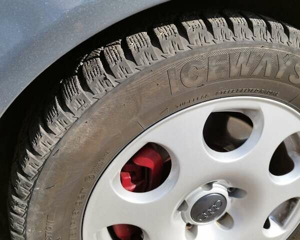 Сірий Ауді А4, об'ємом двигуна 2.5 л та пробігом 417 тис. км за 6000 $, фото 10 на Automoto.ua