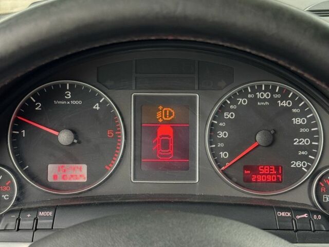 Серый Ауди А4, объемом двигателя 3 л и пробегом 290 тыс. км за 4900 $, фото 3 на Automoto.ua