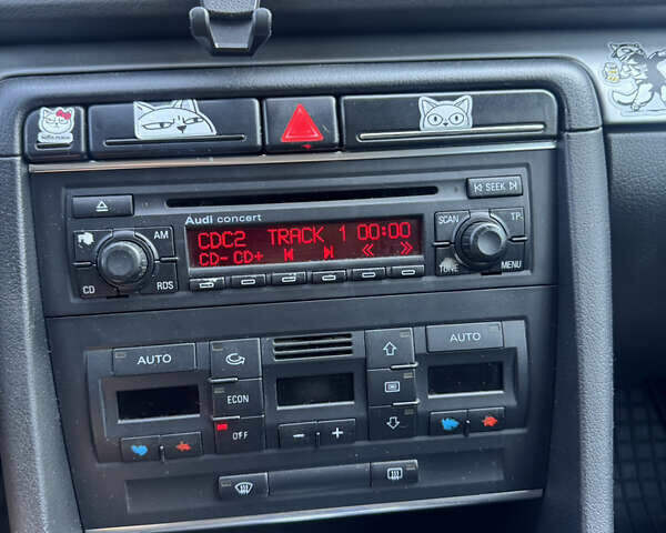 Серый Ауди А4, объемом двигателя 1.6 л и пробегом 256 тыс. км за 6400 $, фото 6 на Automoto.ua