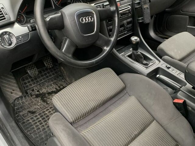 Серый Ауди А4, объемом двигателя 2 л и пробегом 460 тыс. км за 2500 $, фото 10 на Automoto.ua