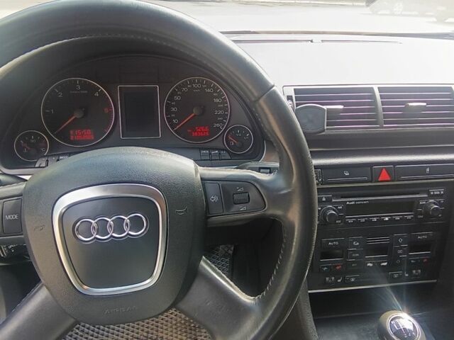 Серый Ауди А4, объемом двигателя 2 л и пробегом 383 тыс. км за 6200 $, фото 6 на Automoto.ua