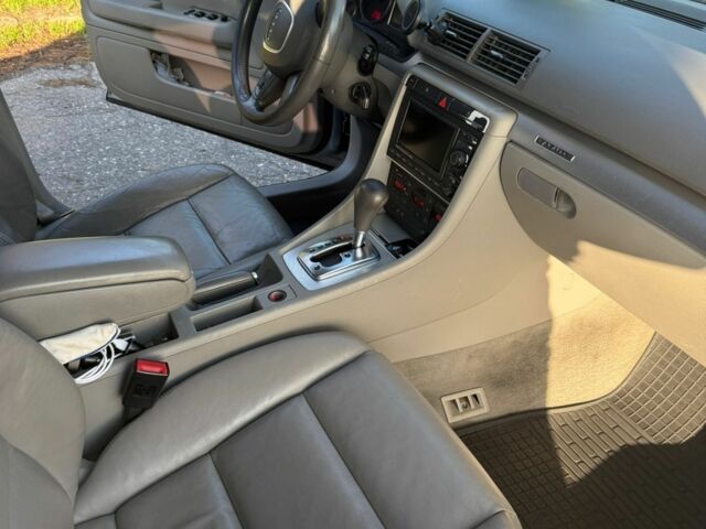 Серый Ауди А4, объемом двигателя 3 л и пробегом 383 тыс. км за 8000 $, фото 16 на Automoto.ua