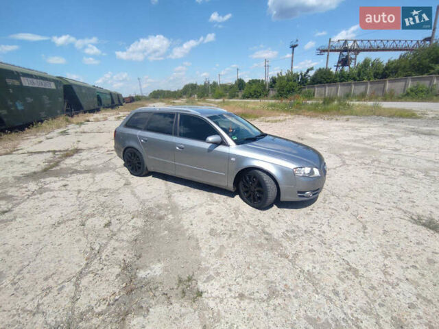 Серый Ауди А4, объемом двигателя 2 л и пробегом 348 тыс. км за 6500 $, фото 2 на Automoto.ua