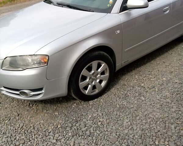 Серый Ауди А4, объемом двигателя 2 л и пробегом 382 тыс. км за 6000 $, фото 3 на Automoto.ua