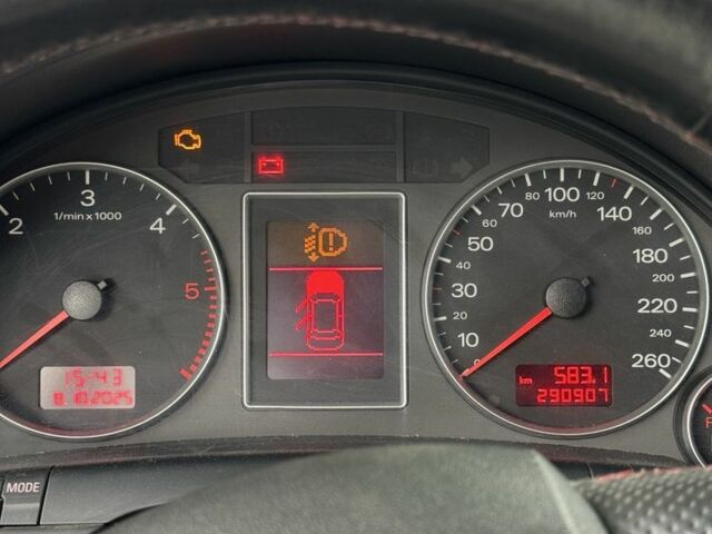 Серый Ауди А4, объемом двигателя 3 л и пробегом 290 тыс. км за 4900 $, фото 4 на Automoto.ua