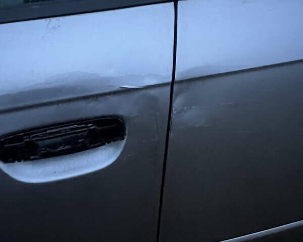 Сірий Ауді А4, об'ємом двигуна 2 л та пробігом 330 тис. км за 5500 $, фото 15 на Automoto.ua