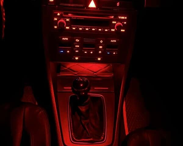 Сірий Ауді А4, об'ємом двигуна 2 л та пробігом 330 тис. км за 6900 $, фото 26 на Automoto.ua